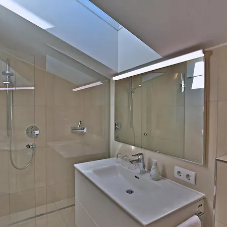 Tiroler Alpenhof Апартаменти