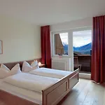 Tiroler Alpenhof Apartamento *